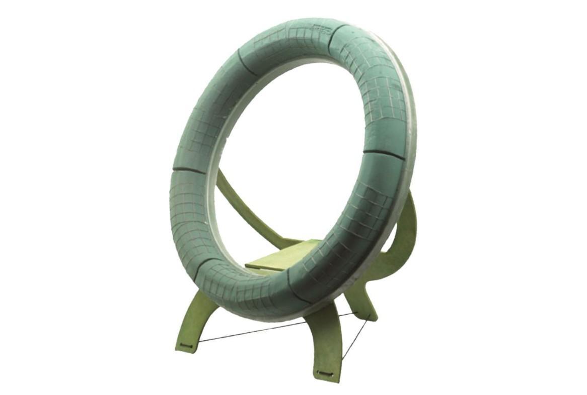 Oasis ring på fod 62 cm.
